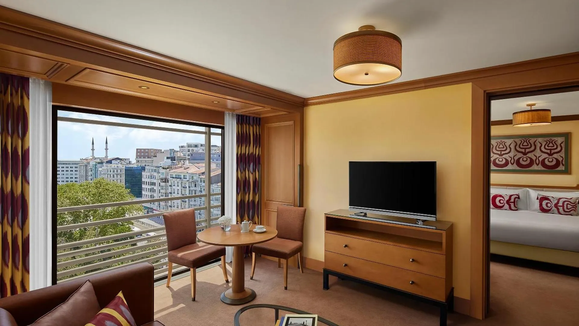 Divan Istanbul 5*,