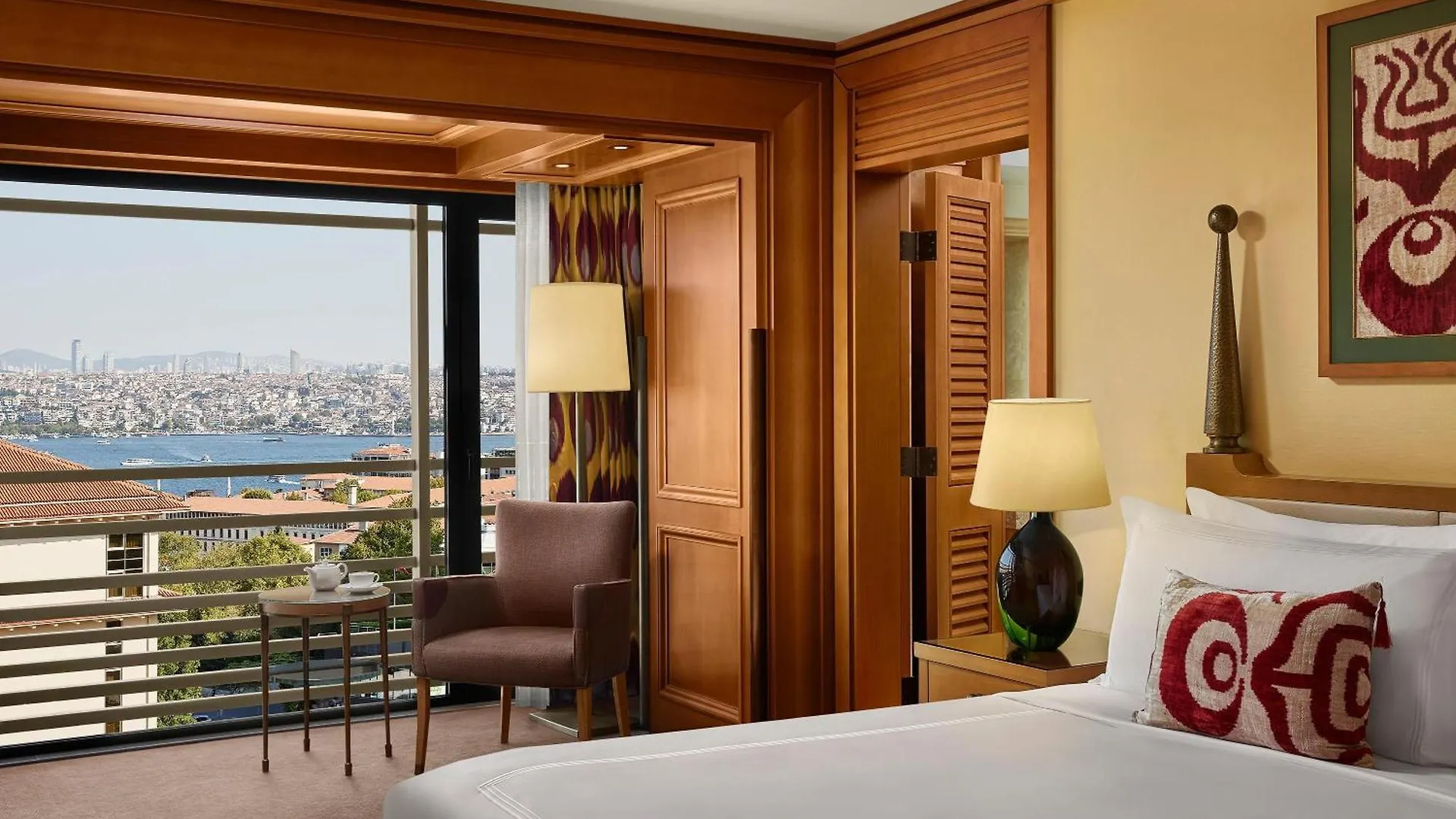 Divan Istanbul 5*,