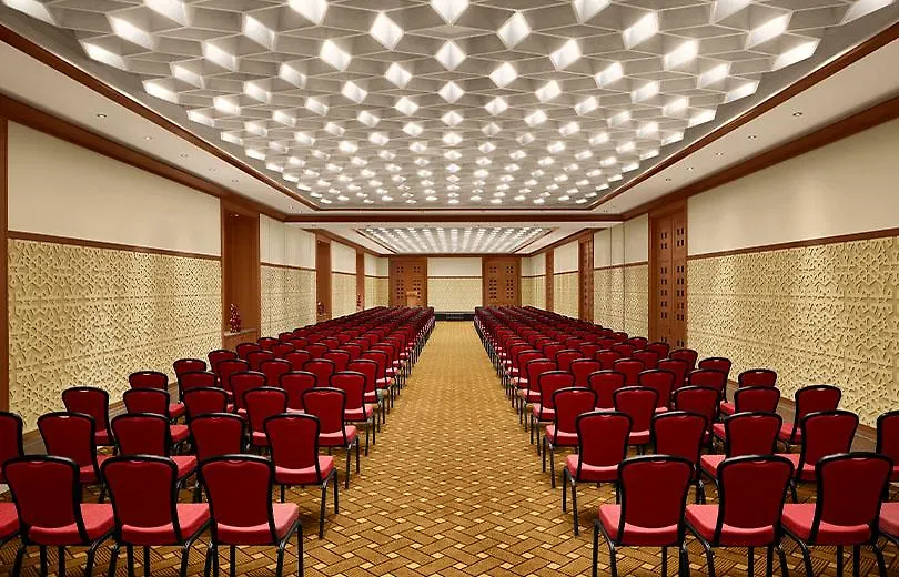 Divan Istanbul 5*,